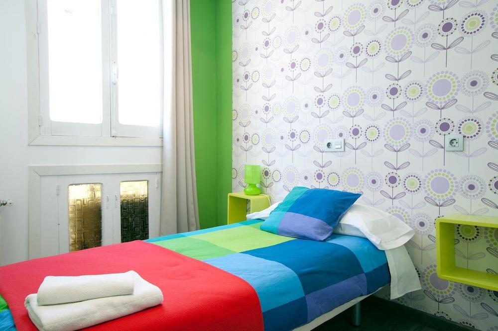 Hostal Abril Мадрид Екстериор снимка