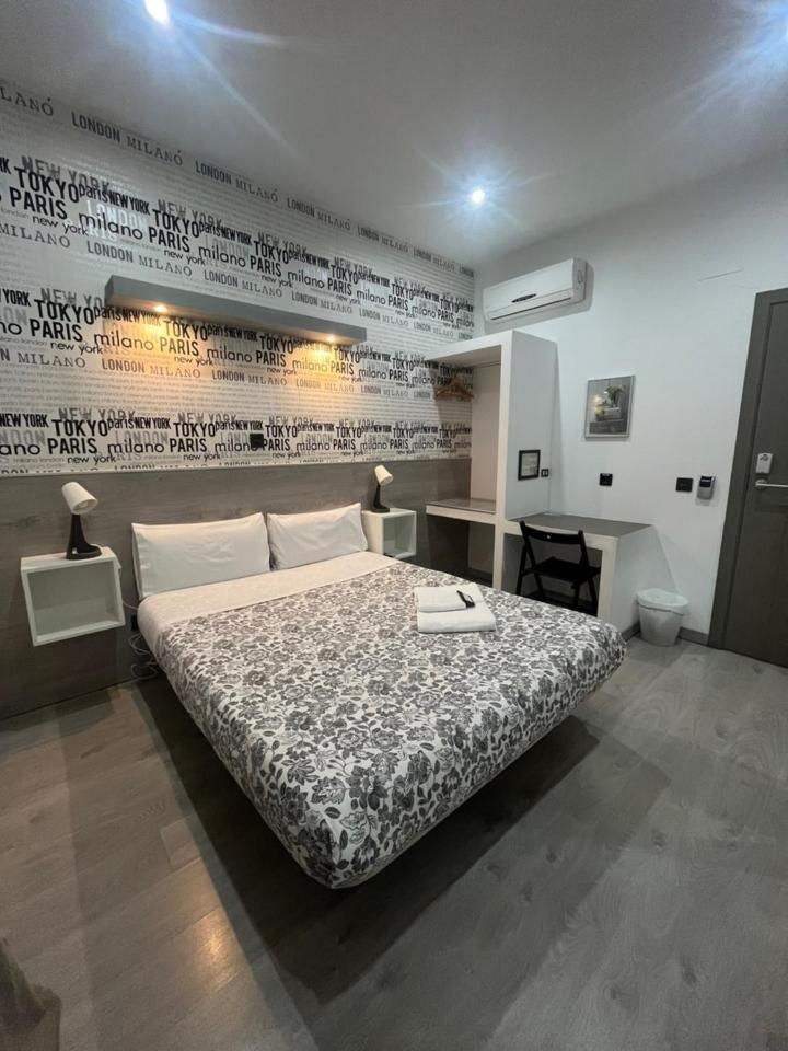 Hostal Abril Мадрид Екстериор снимка