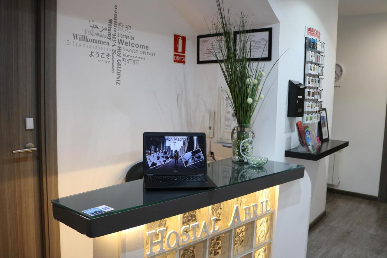 Hostal Abril Мадрид Екстериор снимка